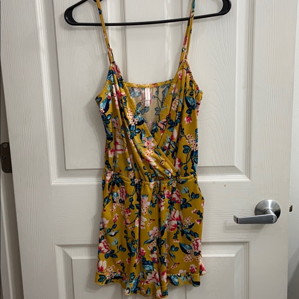 Xhilartion Floral Romper